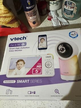 VTech Smart Series 5" HD Pan & Tilt Video Monitor - Pink Gradient